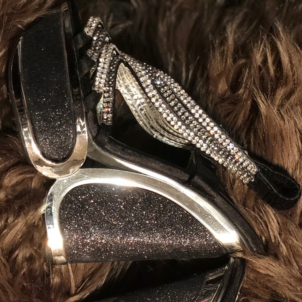 Italina size 6 glitter wedge heels